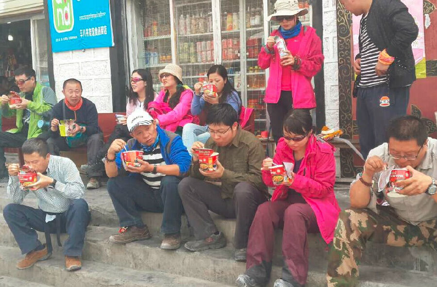 如何“教唆”一批企业家在西藏“自虐”？
